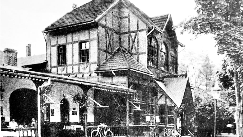 Das einstige Schützenhaus aus dem 19. Jahrhundert wurde im April 1974 zum Volksgarten.
