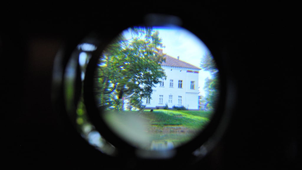 Das Schloss Parchen durch die Linse eine VR-Brille gesehen.