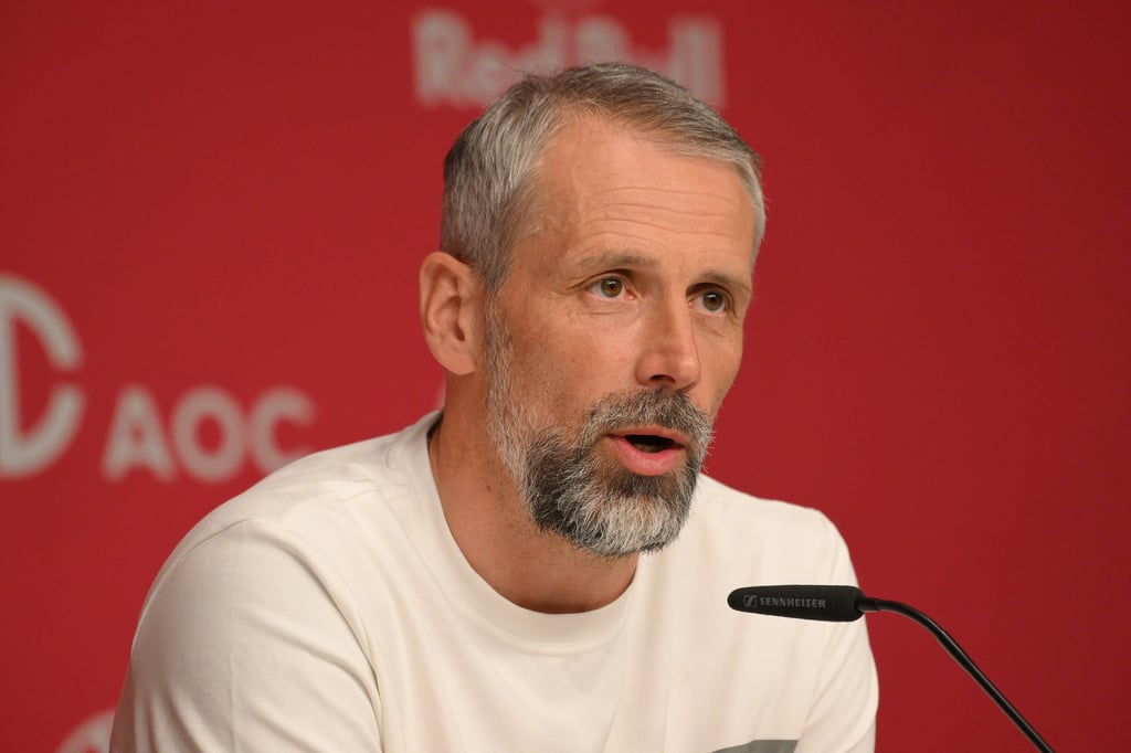 Marco Rose auf einer Pressekonferenz bei RB Leipzig.