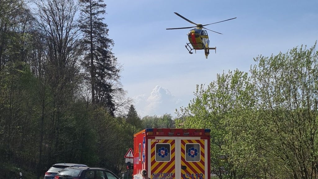 Bei einem Unfall kurz vor Tanne im Harz ist ein 60 Jahre alter Motorradfahrer schwer verletzt worden.