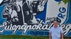 Das Graffito anlässlich des 50-jährigen Jubiläums des  Europapokalsieges des 1. FC Magdeburg ist beschmiert worden. Klaus-Peter Krebs ist verärgert. 