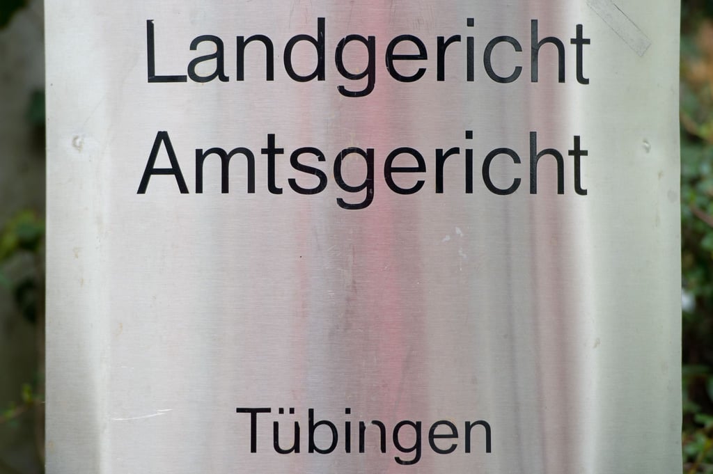 Eingang zum Amtsgericht Tübingen.
