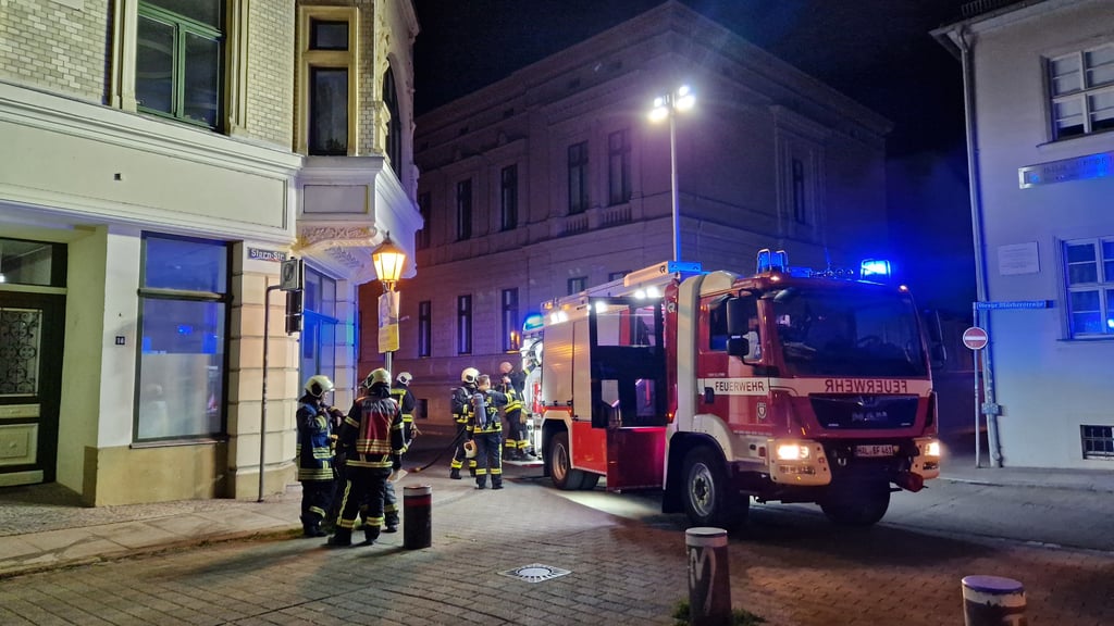 Die Feuerwehr kam in der Sternstraße in Halle zum Einsatz.
