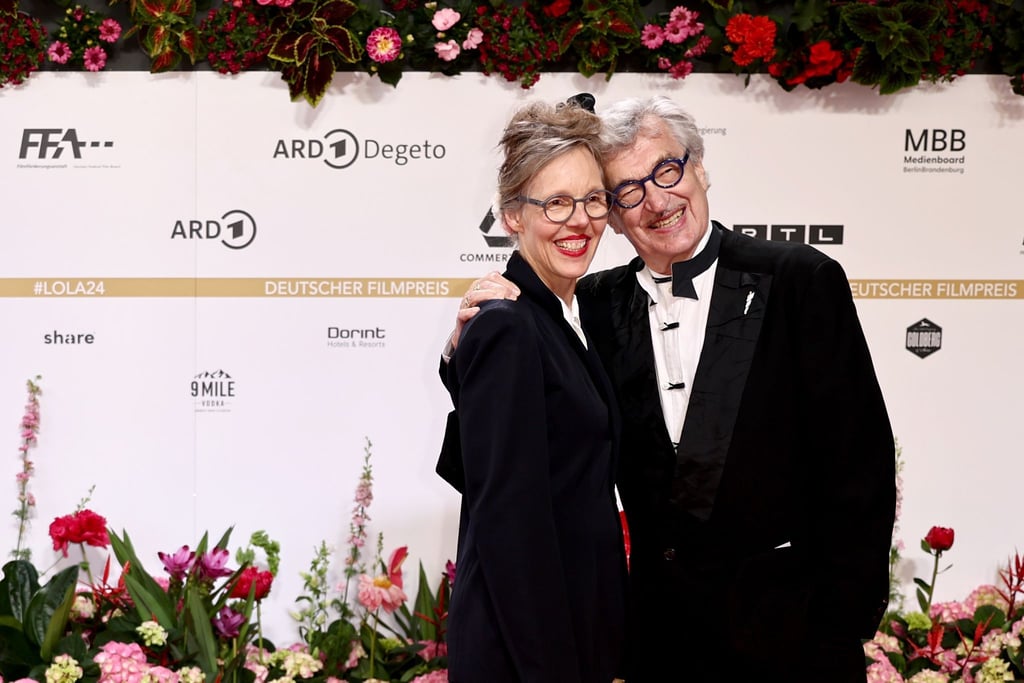 Regisseur Wim Wenders und seine Frau Donata kommen zur Verleihung des Deutschen Filmpreises.