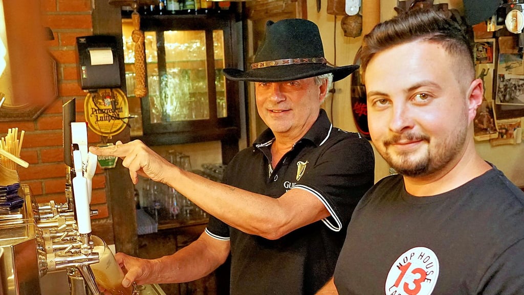 Der Sangerhäuser Gastronom Thomas Trojovsky (links) wird die Geschäfte in nächster Zeit an seinen Sohn Dennis übergeben.
