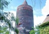 Der Rote Turm in Pouch: Von dessen Plattform aus ist ab diesem Wochenende wieder ein genialer Blick zu genießen. 