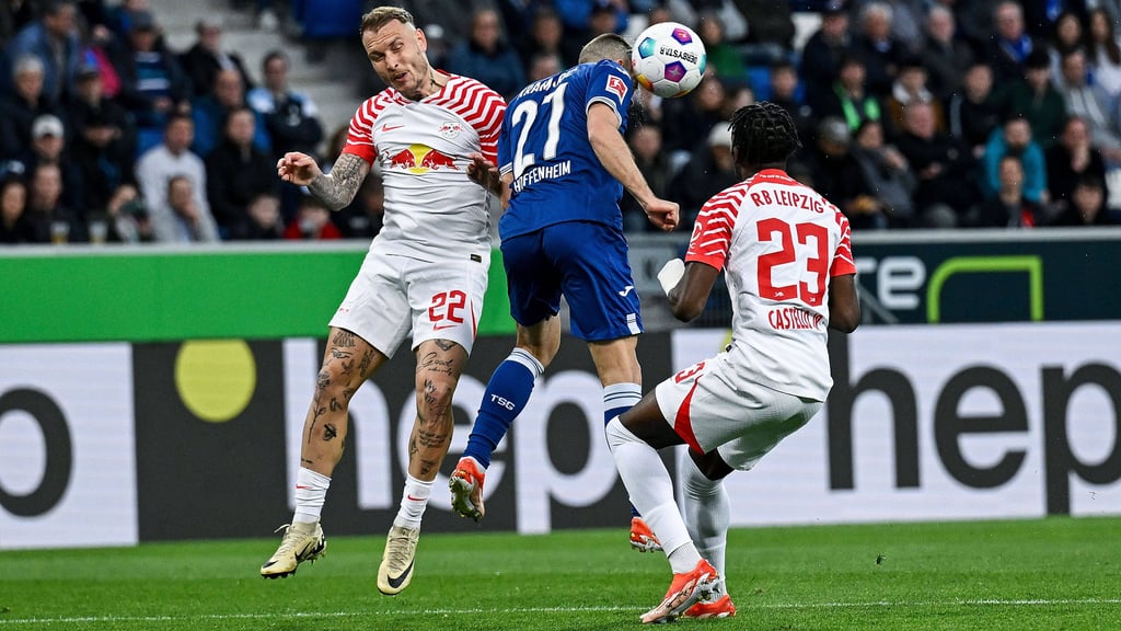 TSG-Schütze Kramaric setzt sich gegen die beiden Leipziger Raum (l.) und Lukeba durch