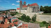 Blick auf die Stiftskirche in Quedlinburg, aufgenommen mit einer Drohne.