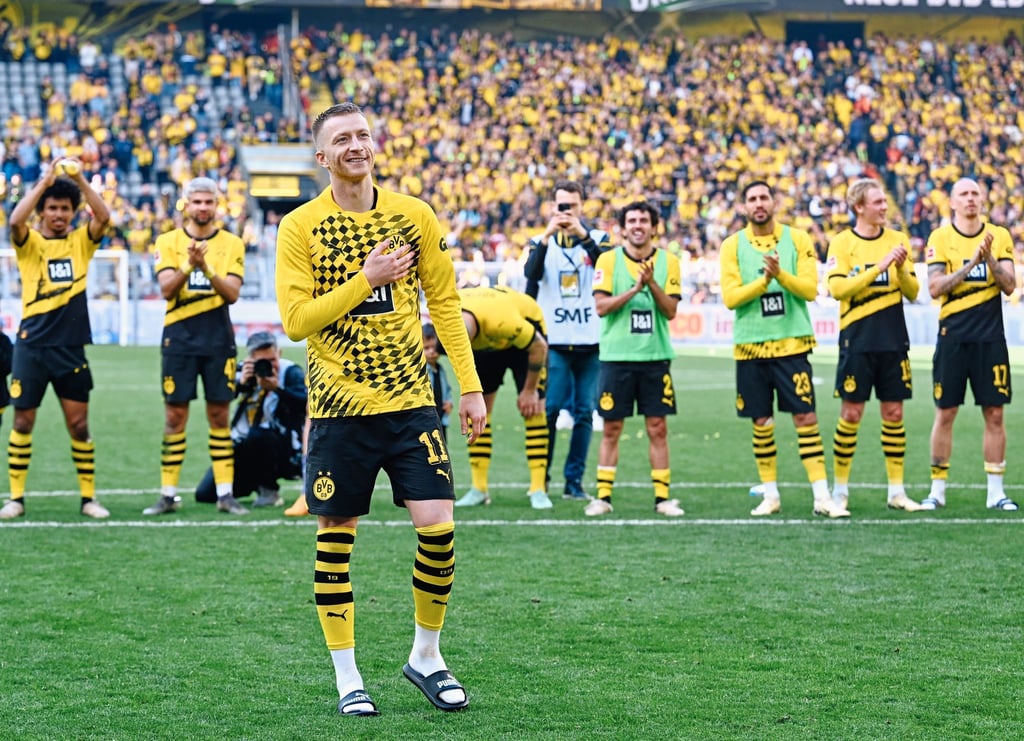 Marco Reus bedankt sich bei den Dortmunder Fans.