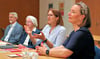 Die Landtagsabgeordnete Elrid Pasberg, Bundestagsabgeordnete Franziska Kersten, Kamilla Bühring und Möckerns Hauptamtsleiter Bernhard Ruth (v. re.) diskutierten in Möckern mit Bürgern.