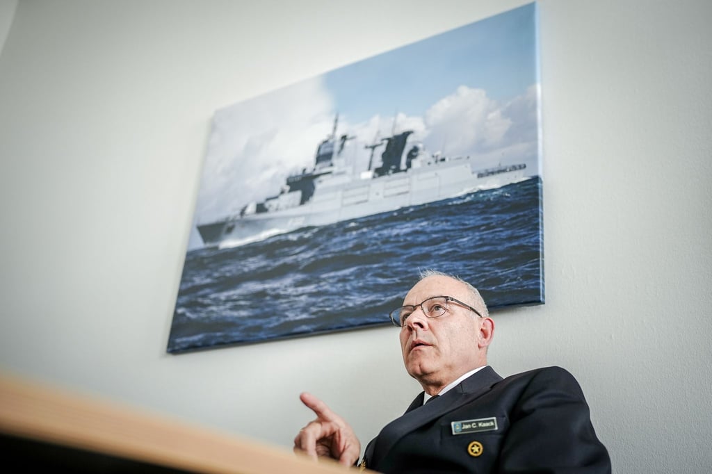 Vizeadmiral Jan Christian Kaack, Inspekteur der Marine, spricht in einem Interview mit Journalisten der Deutschen Presse-Agentur.