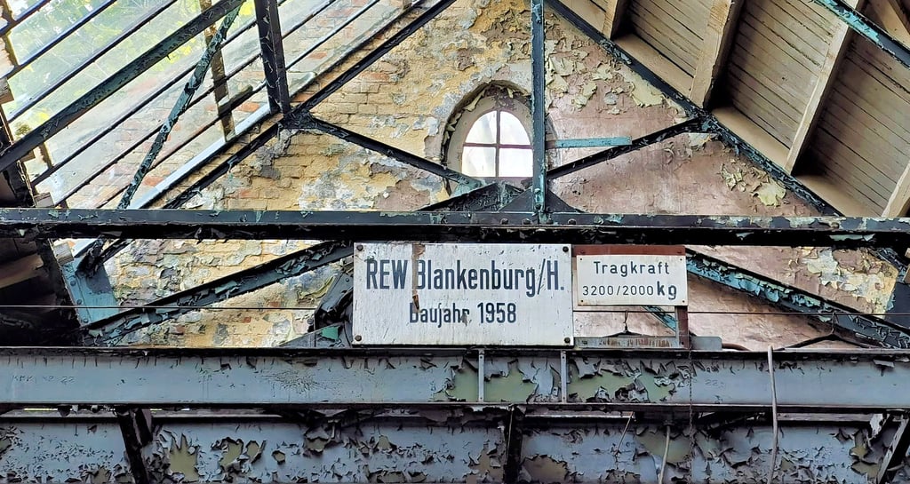 Hier ist die Zeit scheinbar stehen geblieben. Die alte Blankenburger Werkhalle kann eine Schönheitskur vertragen.