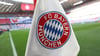 Der FC Bayern München hat seine neuen Trikots vorgestellt.