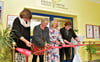 Anlässlich der Feier eröffneten Barbara Höckmann (von links), Silvia Ristow, Katrin Köppe und Petra Grimm-Benne eine neue Ergotherapie im AWO-Seniorenzentrum am Zepziger Weg.
