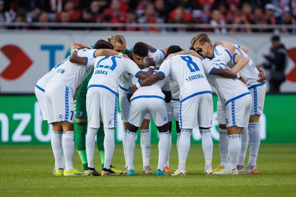 Der 1. FC Magdeburg ist nach der herben Pleite in Kaiserslautern am Freitag gegen Greuther Fürth gefordert. Mit einem Sieg hält man die Klasse.