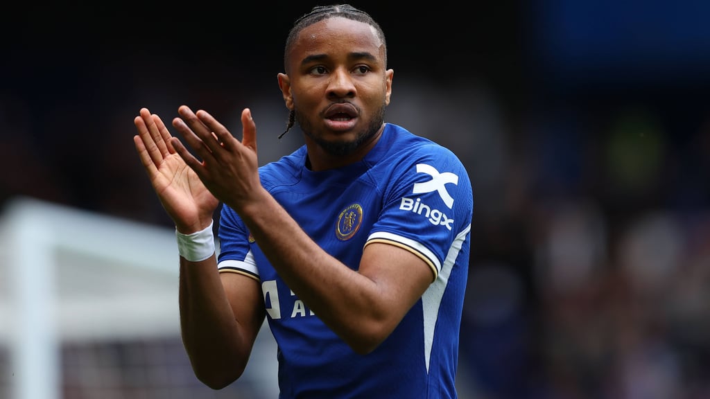 Christopher Nkunku bedankt sich bei den Fans für die Unterstützung.