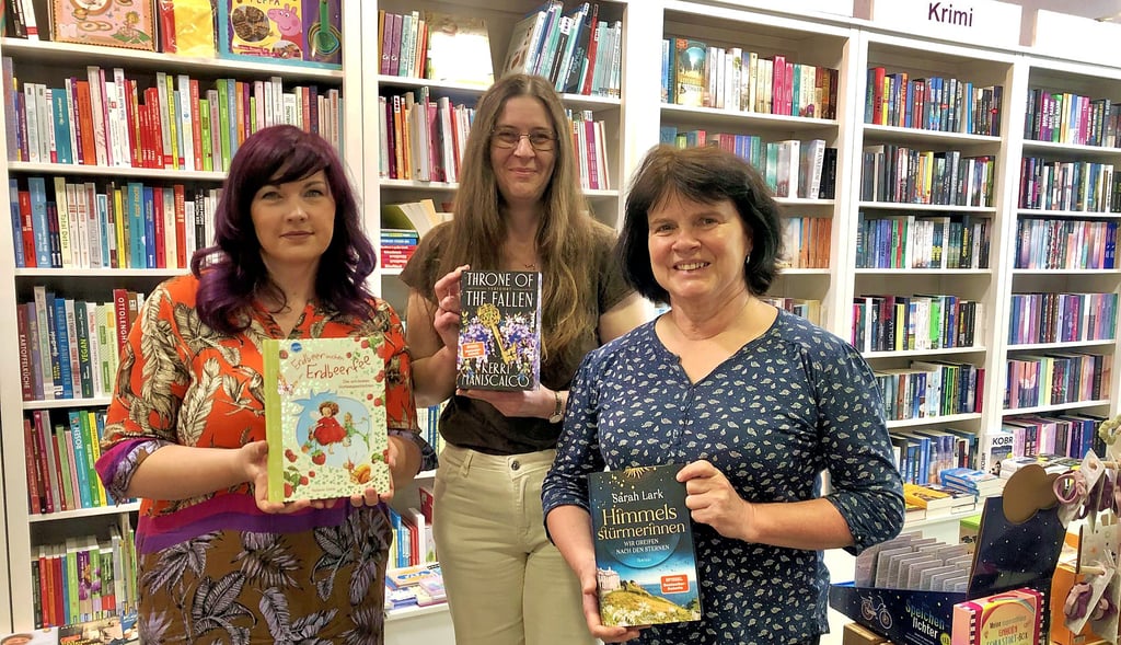 Die Drei von der Buchhandlung sind ein engagiertes Team: Inhaberin Sabine Mehland, Pia Lautenschläger und Simone Neitz (von links).