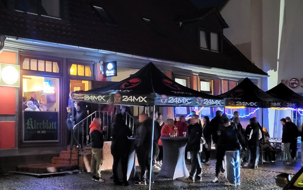 Die Genthiner Bar "Kleeblatt" lädt die Männer am Herrentag zum Feiern ein.