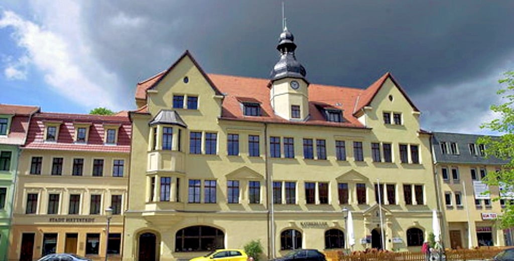Blick auf das Hettstedter Rathaus, wo der Stadtrat regelmäßig zusammenkommt und tagt.