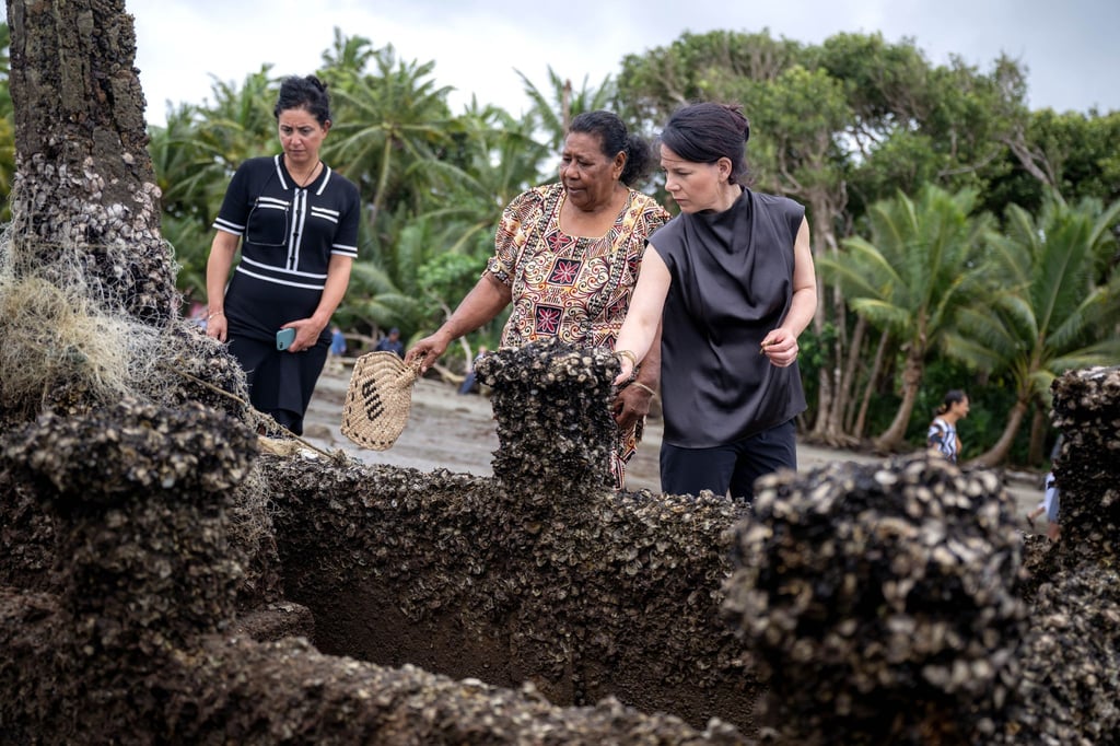 Im Mittelpunkt der einwöchigen Reise von Außenministerin Baerbock nach Australien, Neuseeland und Fidschi stehen die Sicherheitspolitik und der Klimaschutz.