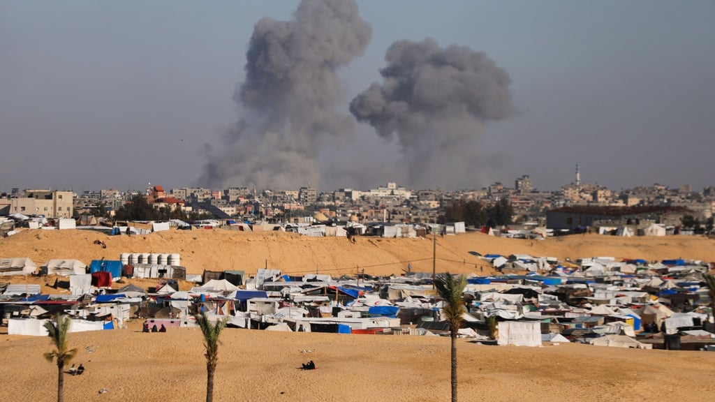 Israel moves into Rafah and takes over the border with Egypt