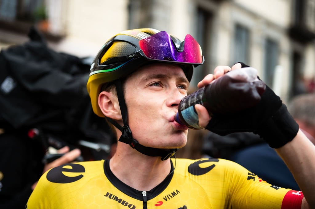 Trainierte erstmals wieder draußen auf dem Rad: Jonas Vingegaard.