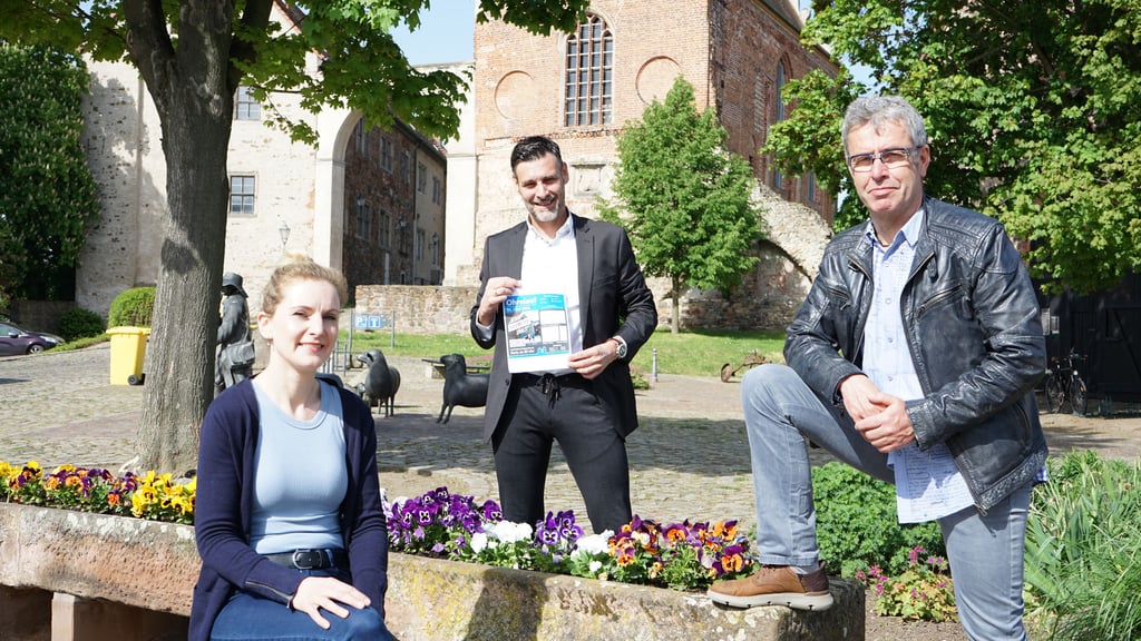 Torsten Römer (Mitte) hat den Ohrelauf ins Leben gerufen, zu seinen Mitstreitern gehören Ehefrau Verena sowie Lutz Neumann von der Stadtverwaltung.