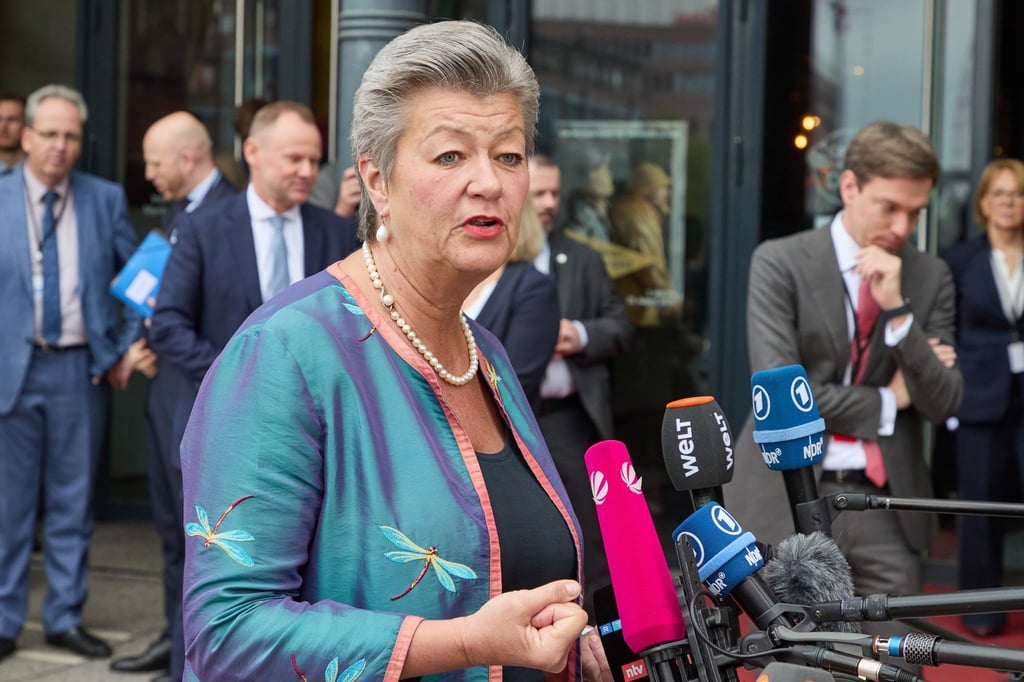 EU-Kommissarin Ylva Johansson beim Ministertreffen der Koalition europäischer Staaten gegen schwere und organisierte Kriminalität in Hamburg.