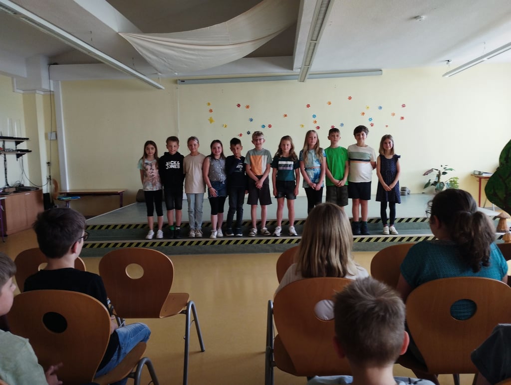 Das sind die frisch gekürten Schulschreiber der Thomas-Müntzer-Schule aus Eisleben.