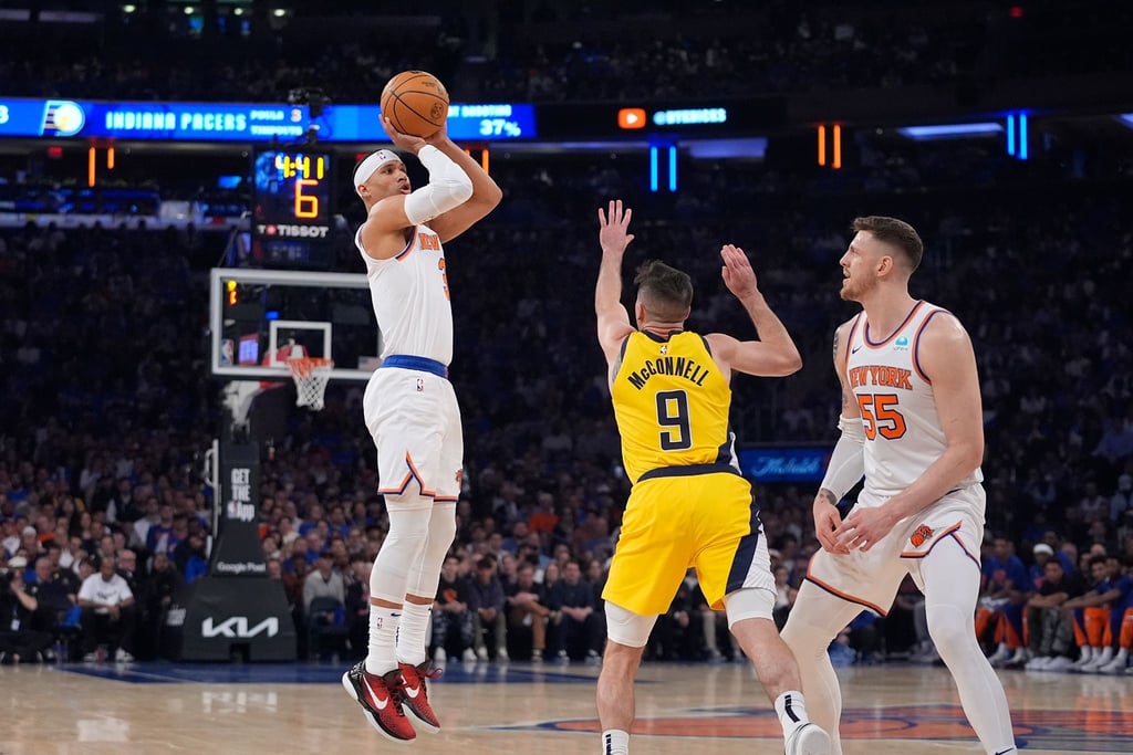 Die New York Knicks um Center Isaiah Hartenstein (r) setzten sich in Spiel eins gegen die Indiana Pacers durch.
