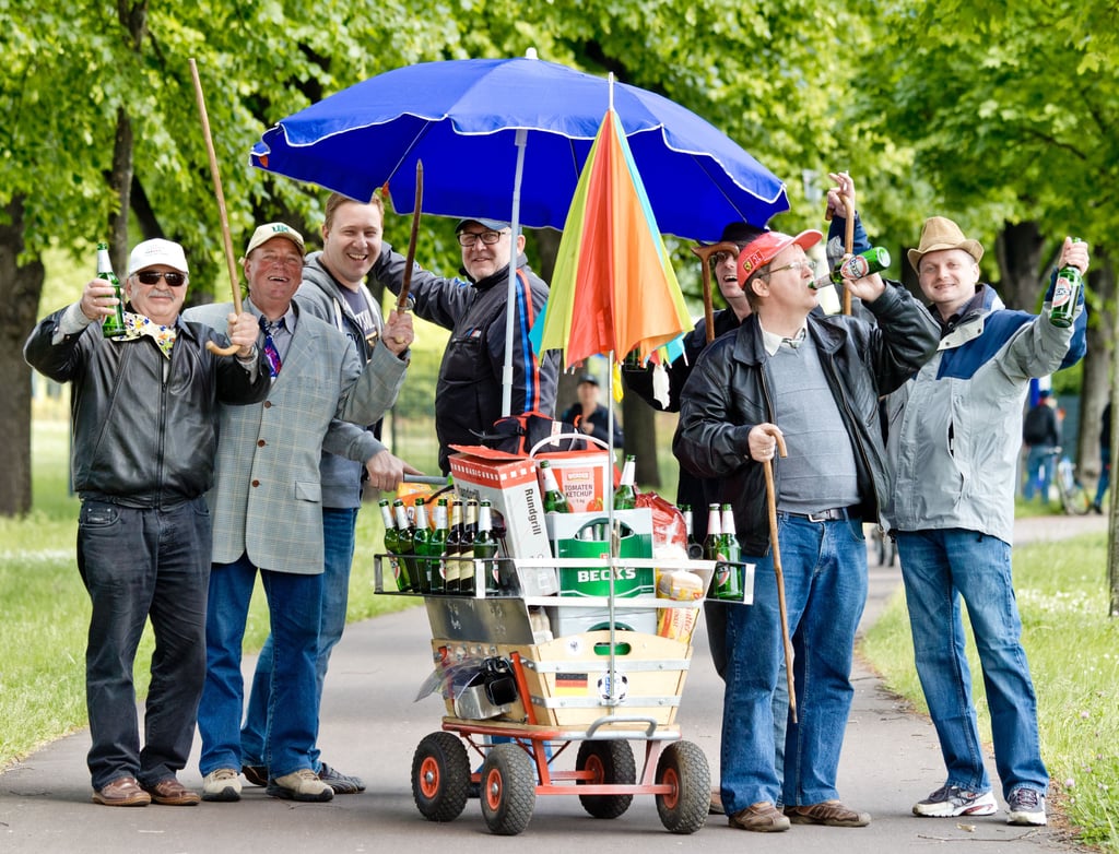 Am Herrentag werden wieder viele Männer mit Bollerwagen unterwegs sein.