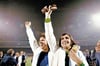 Sorgten in einer magischen Nacht in Rotterdam für  den größten Erfolg in der Geschichte des 1. FC Magdeburg: Jürgen Sparwasser (l.) und Keeper Ulrich Schulze. 