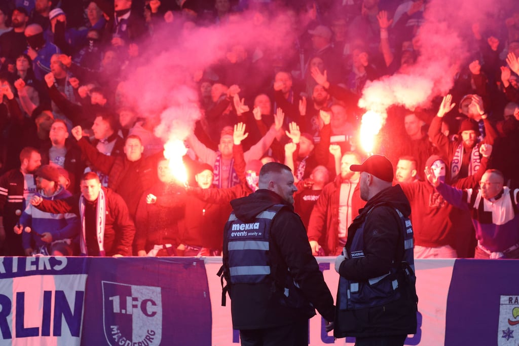 Immer wieder kommt es auch beim 1. FC Magdeburg zu Pyro-Vorfällen. Das kostet den Verein viel Geld.