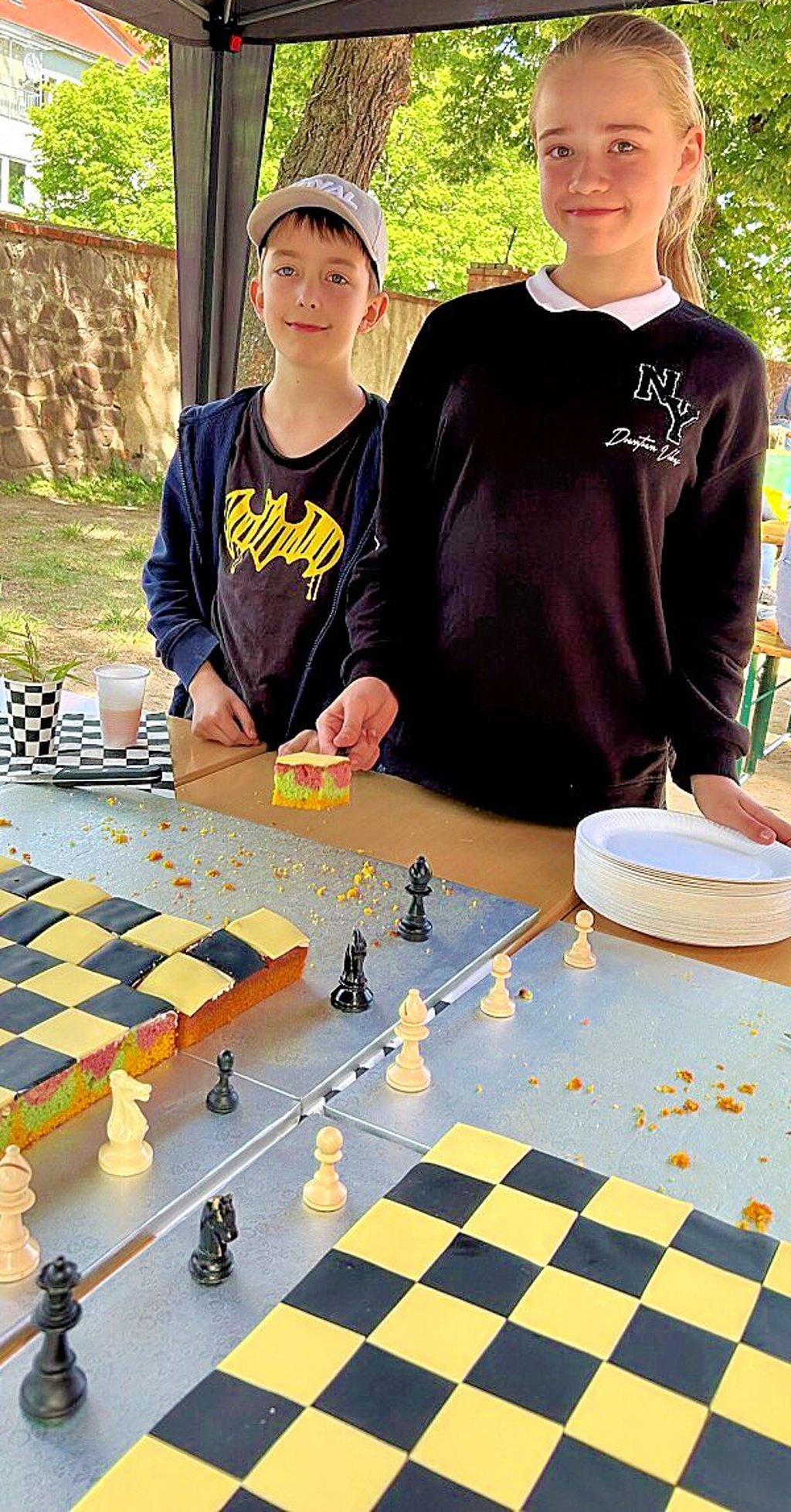 Bei dem Schach-Fest gab es passenden Kuchen für alle Besucher.