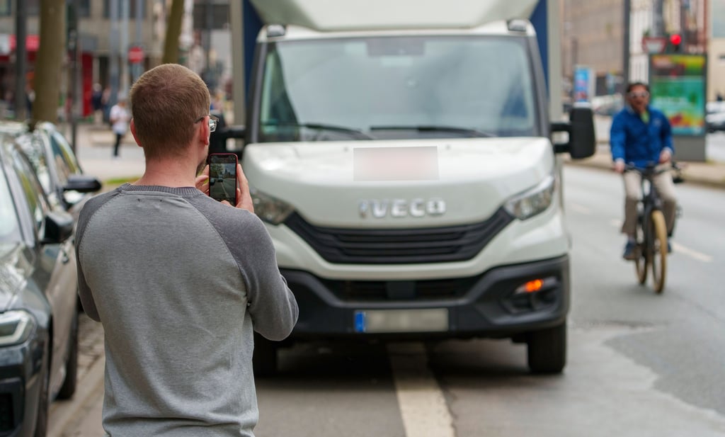 Sachsen-Anhalt: Immer mehr Einwohner melden beispielsweise Parkverstöße selbst bei den Behörden. Private Gründe der Bürger stehen dabei im Vordergrund.