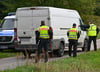Die Polizei kontrolliert verstärkt Kleintransporter auf Autobahnen. In Sachsen-Anhalt entdeckte sie dabei in den vergangenen Jahren immer wieder Flüchtlinge im Laderaum.
