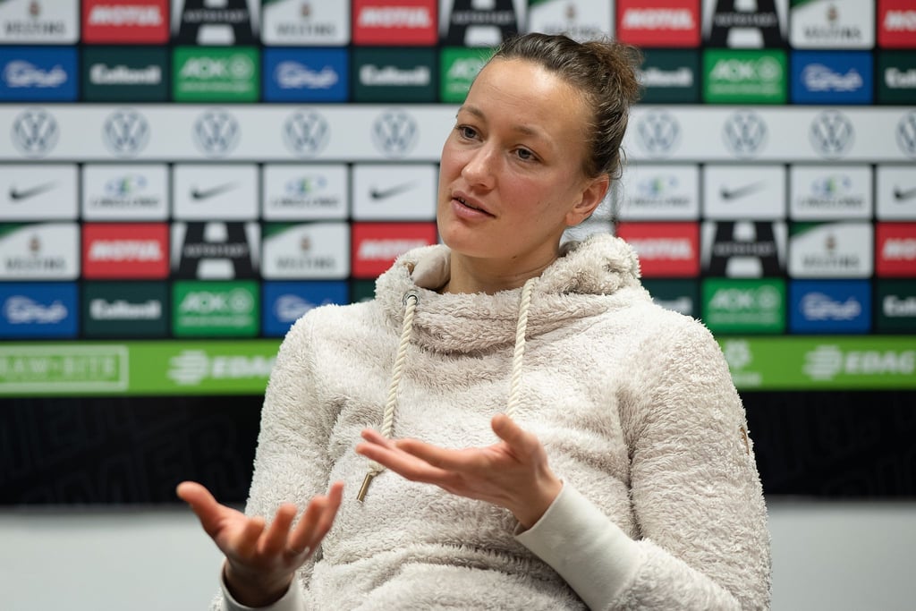 Die frühere Fußball-Nationaltorhüterin Almuth Schult sieht noch keinen Wachwechsel zum FC Bayern München.