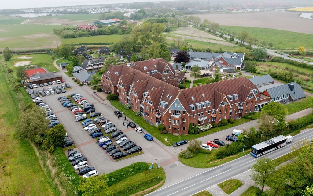 Blick auf die Jugendherberge DJH Resort Neuharlingersiel.