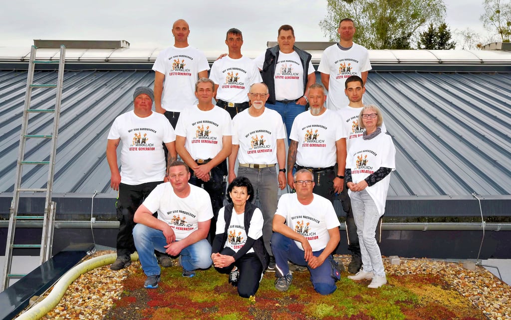 Die letzte Generation des Handwerks: Auf T-Shirts hat Dietmar Kurch seine Mahnung drucken lassen.