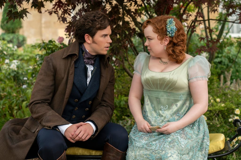 Luke Newton (l) als Colin Bridgerton und Nicola Coughlan als Penelope Featherington in Folge 301 von "Bridgerton".
