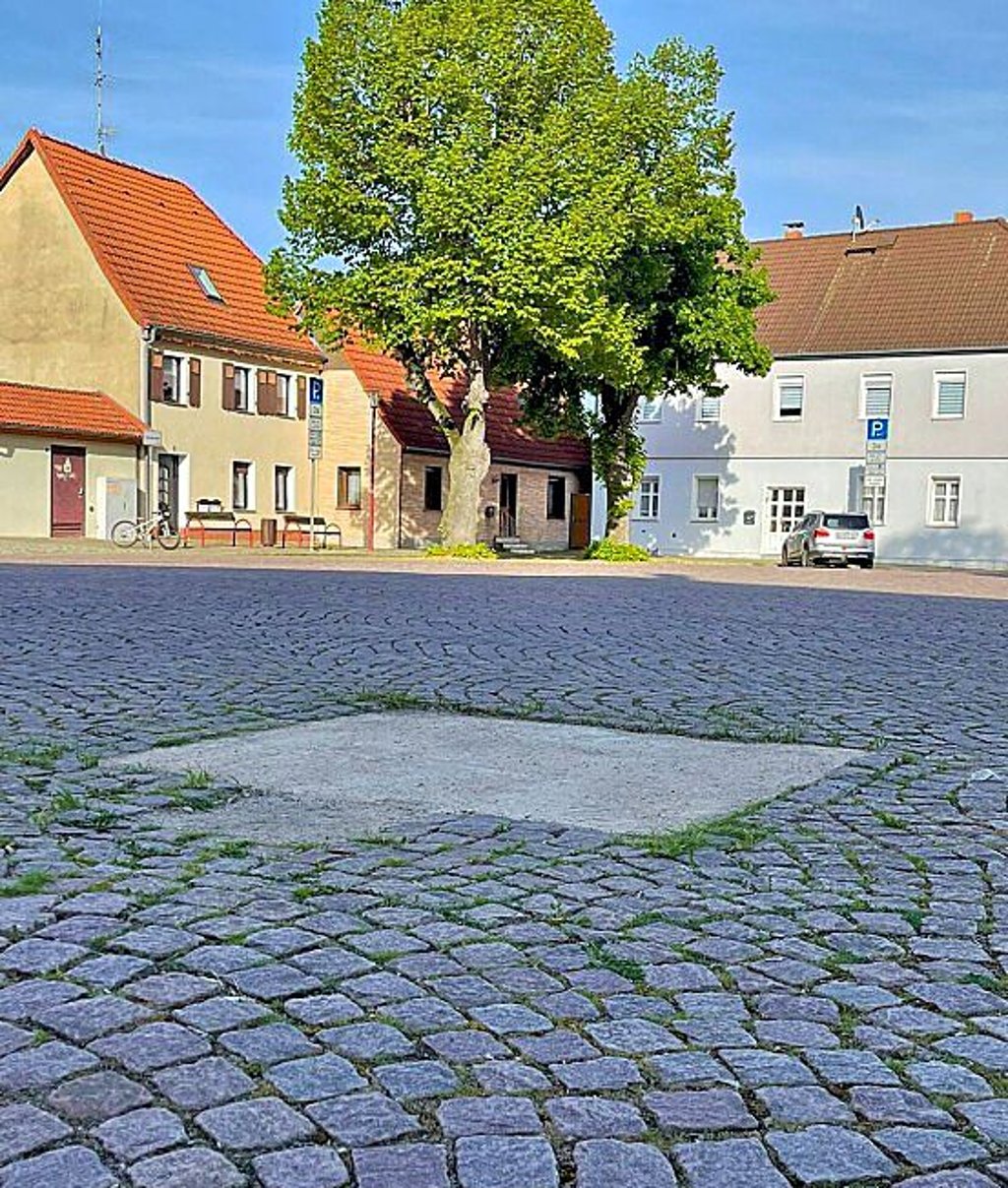 Der Brunnen auf dem Raguhner Marktplatz wurde entfernt. Aber warum?