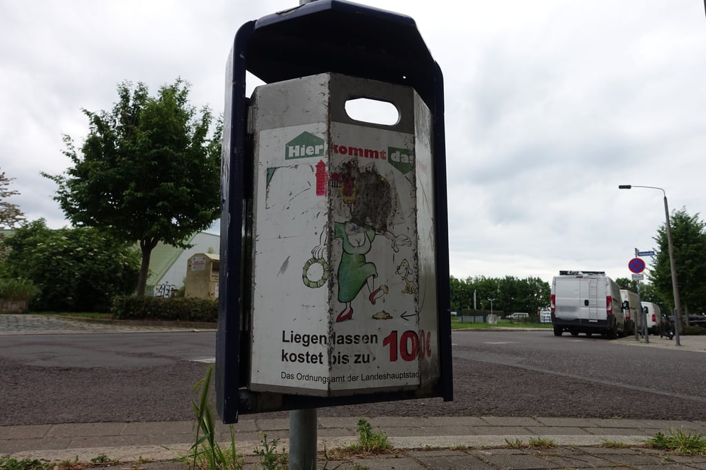 Hundekotbeutel können in jedem öffentlichen Papierkorb entsorgt werden.