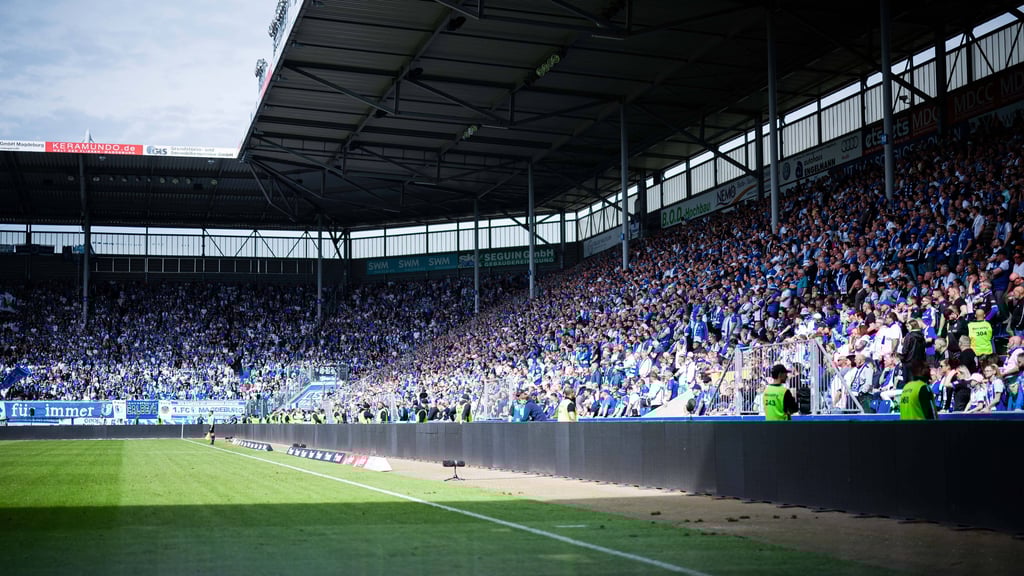 Eine gut gefüllte MDCC-Arena, wie hier zum Abschluss gegen Greuther Fürth, gab es in nahezu jedem Heimspiel des 1. FC Magdeburg in der Saison 2023/24.