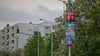 Wahlplakate hängen hoch oben an einem Laternenmast. In Sachsen-Anhalt findet am 9. Juni neben der Europawahl auch eine Kommunalwahl statt.
