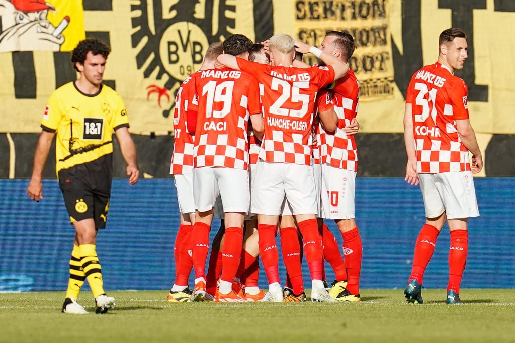 Mainz 05 feierte einen wichtigen Sieg im Abstiegskampf und besiegte schwache Dortmunder klar.