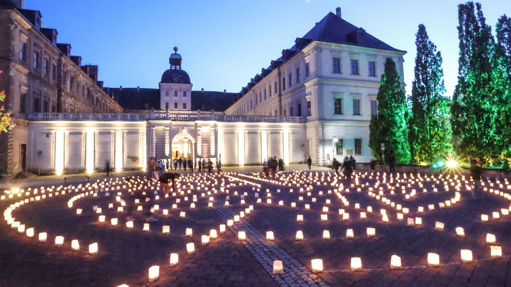 Ein faszinierendes Bild bot am Samstagabend die Lichtershow auf dem Weißenfelser Schlossvorplatz.