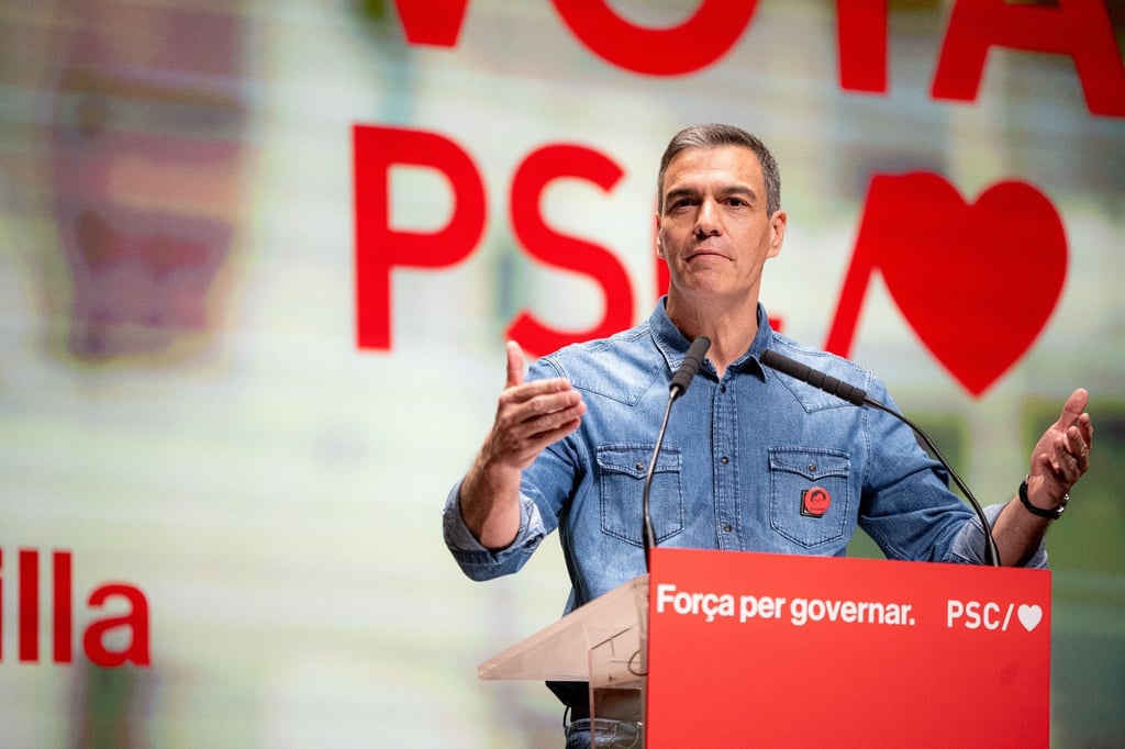 Der Wahlausgang wurde vor allem als großer Triumph der linken Zentralregierung von Ministerpräsident Pedro Sánchez bewertet.