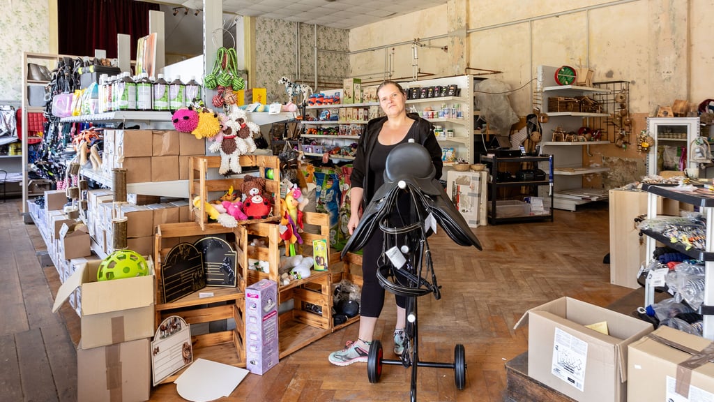 Jenny Demel begrüßt ihre Kunden seit wenigen Tagen auf 120 Quadratmetern in Gentha.