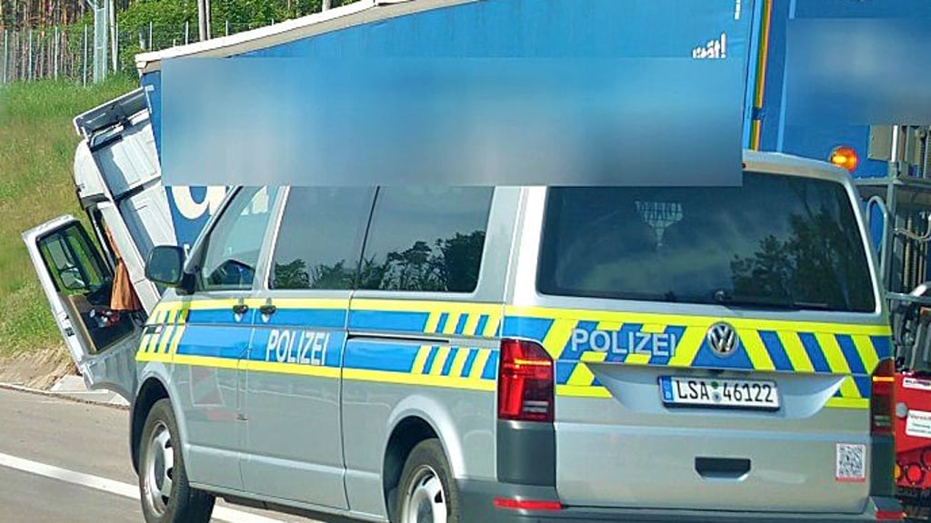 Der Fahrer dieses Lkw hatte auf der A14 das Bewusstsein verloren und starb noch am selben Tag.