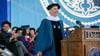 Der Comedian und Festredner Jerry Seinfeld bei der Abschlussfeier der Duke Universität.